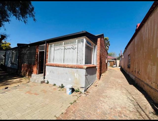 6 BEDROOM HOUSE FOR SALE IN BENONI CENTRAL